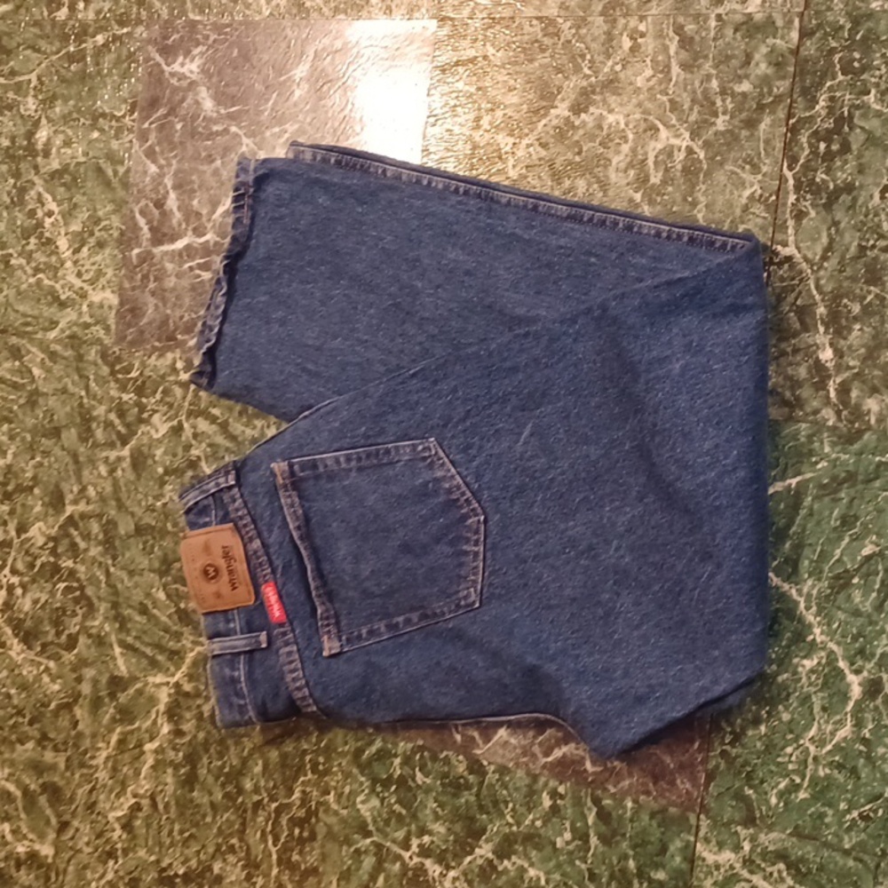 Wrangler jeans size 38x30 regular fit